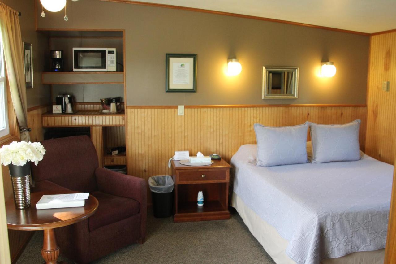 Inn Seasons Oswego